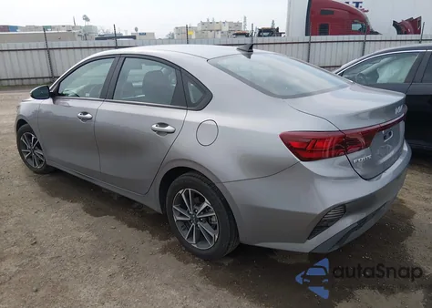 2024 Kia Forte Lxs z USA, uszkodzony, nr VIN 3KPF24AD3RE817531